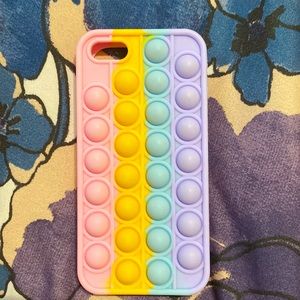 Iphone se 2016 rainbow pop it case